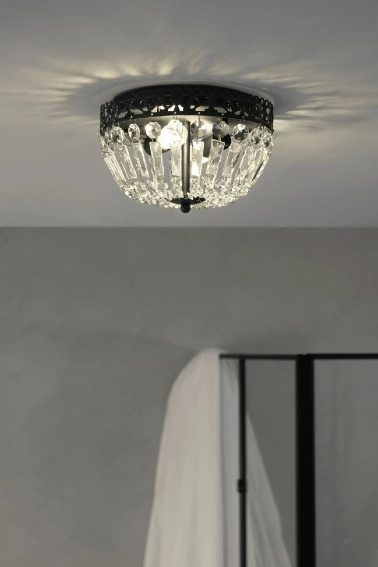 Sklep Kaja Czarna lampa sufitowa z kloszem z kryształków 108598 z serii ETIENNE* Plafony Nowoczesne