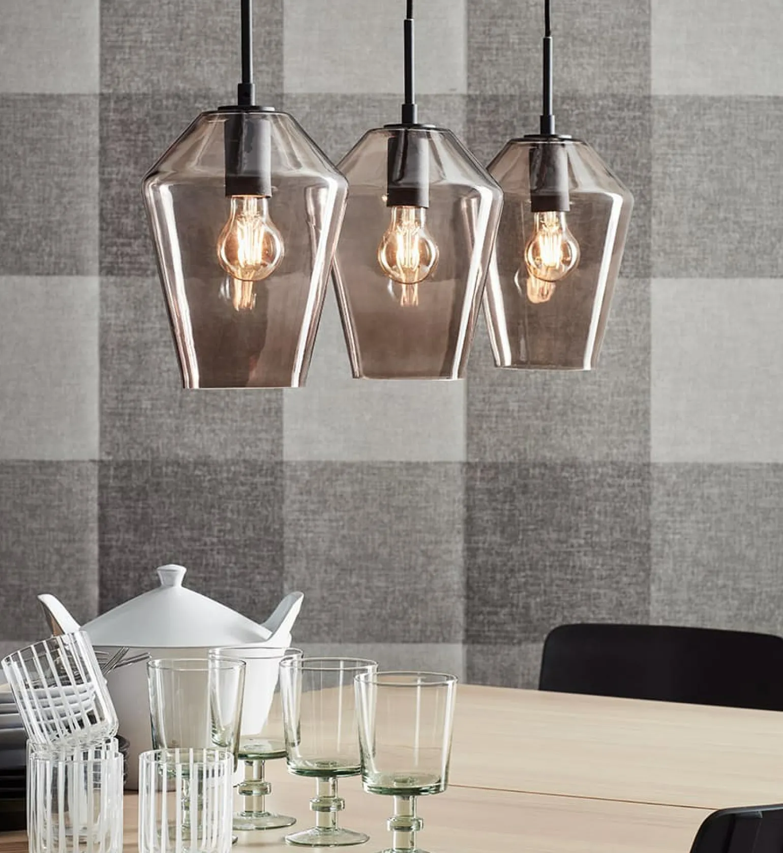 Fashion Czarna lampa wisząca z przezroczystymi kloszami 107132 | Kaja Żyrandole Nowoczesne