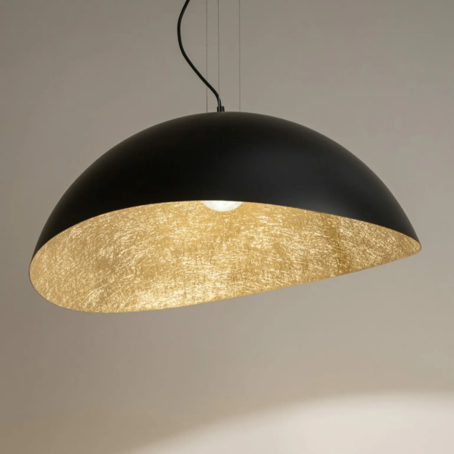 Shop Czarno-złota lampa wisząca do sypialni SIG 40603 z serii SOLARIS Żyrandole Nowoczesne