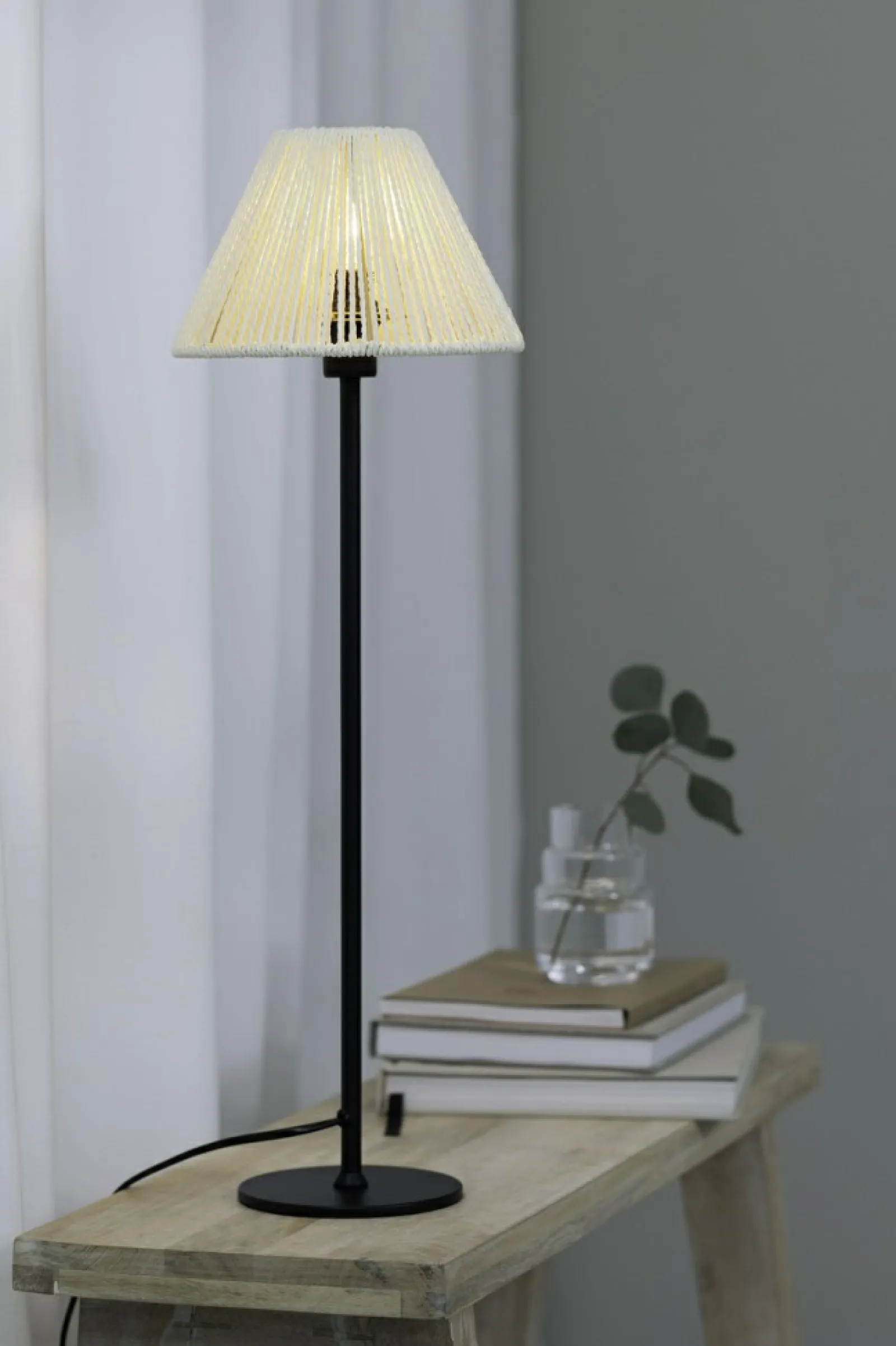 Sklep Kaja Lampa stojąca w stylu eco, z plecionym abażurem 108445 z serii CORDA* Lampy Podłogowe Z Abażurem