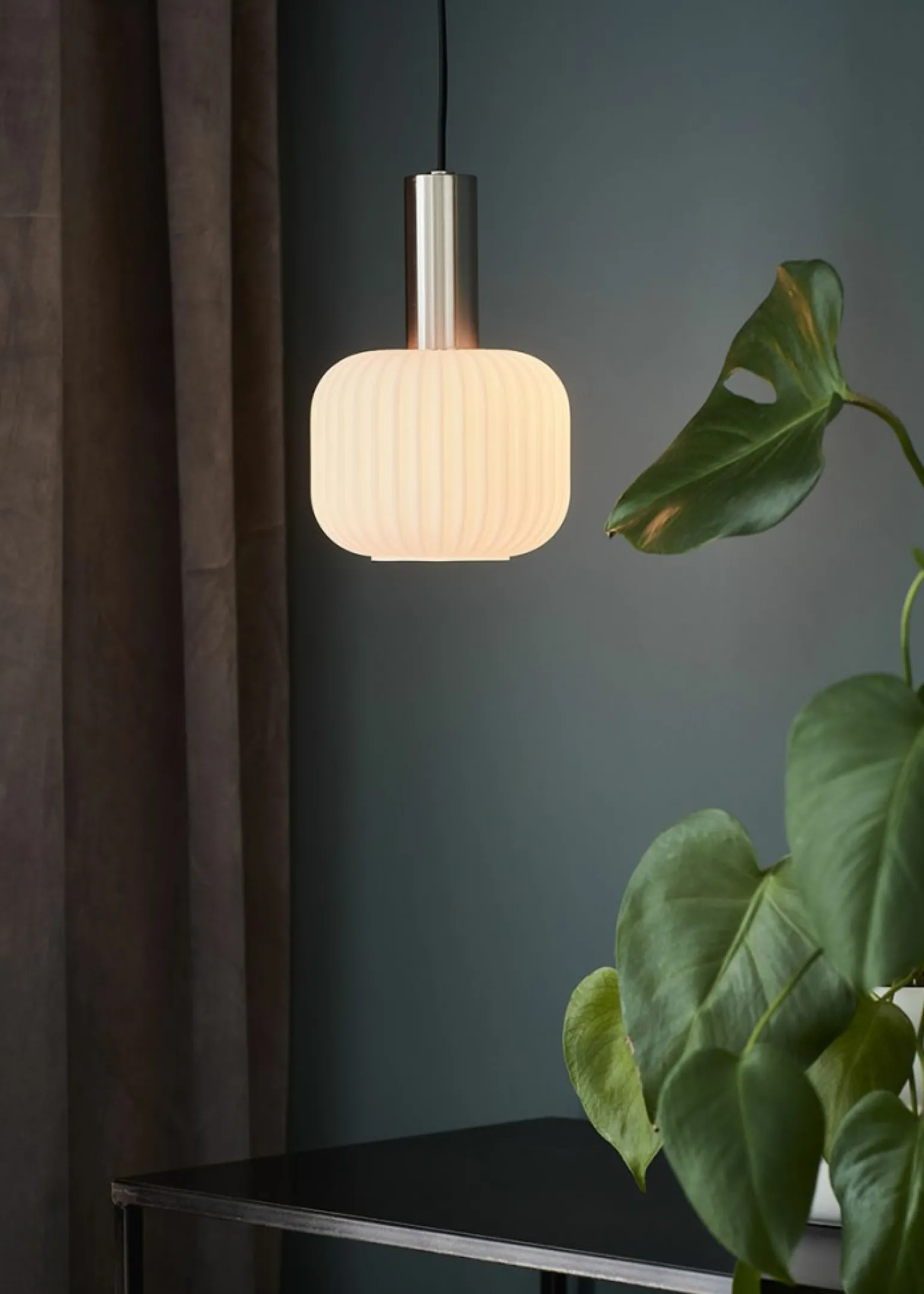 Shop Lampa wisząca z białym kloszem mały gwint 108122 | Kaja Oświetlenie Żyrandole Nowoczesne