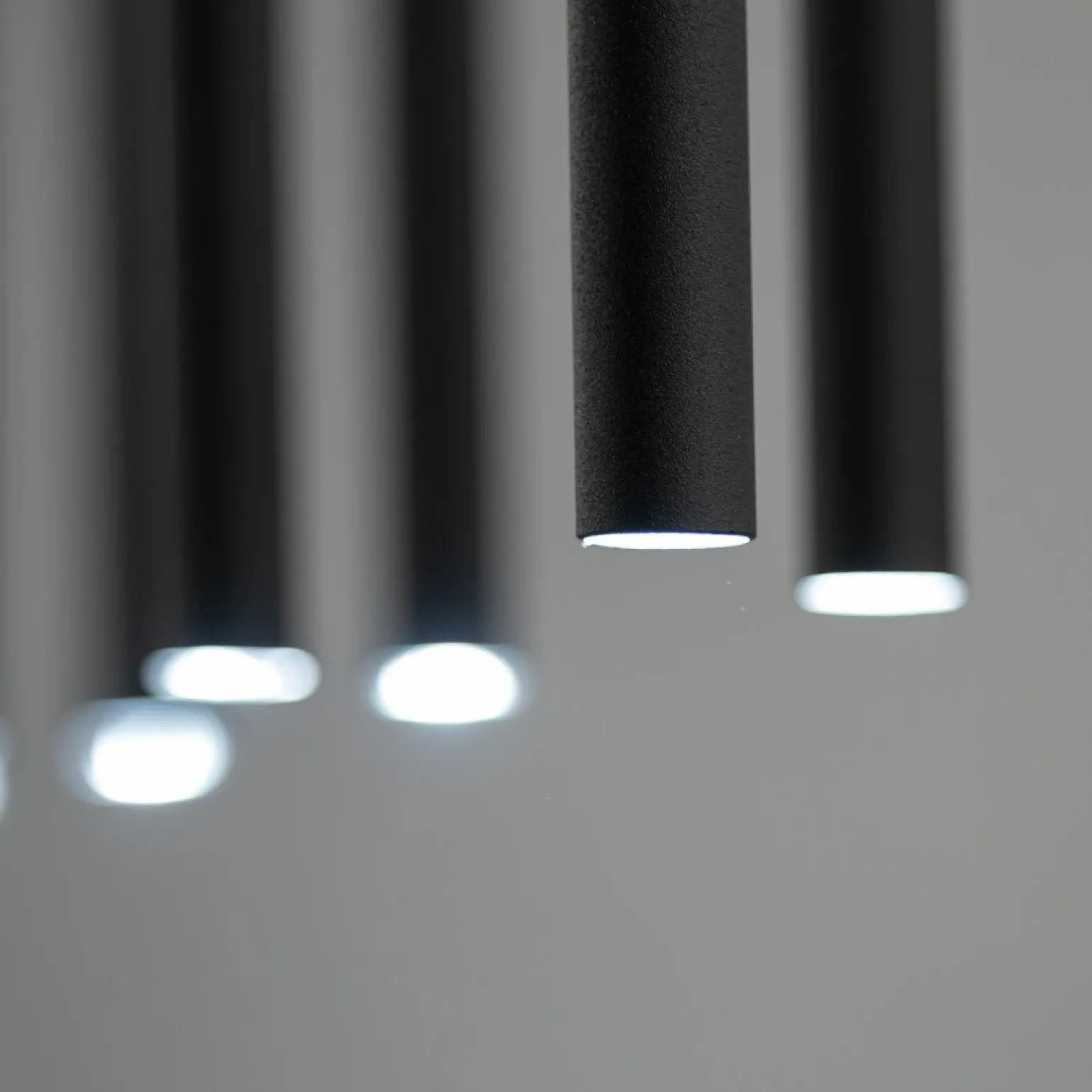 Hot Lampa wisząca z wąskimi tubami, nad stół TK 10115 PIANO BLACK | Kaja Żyrandole Nowoczesne