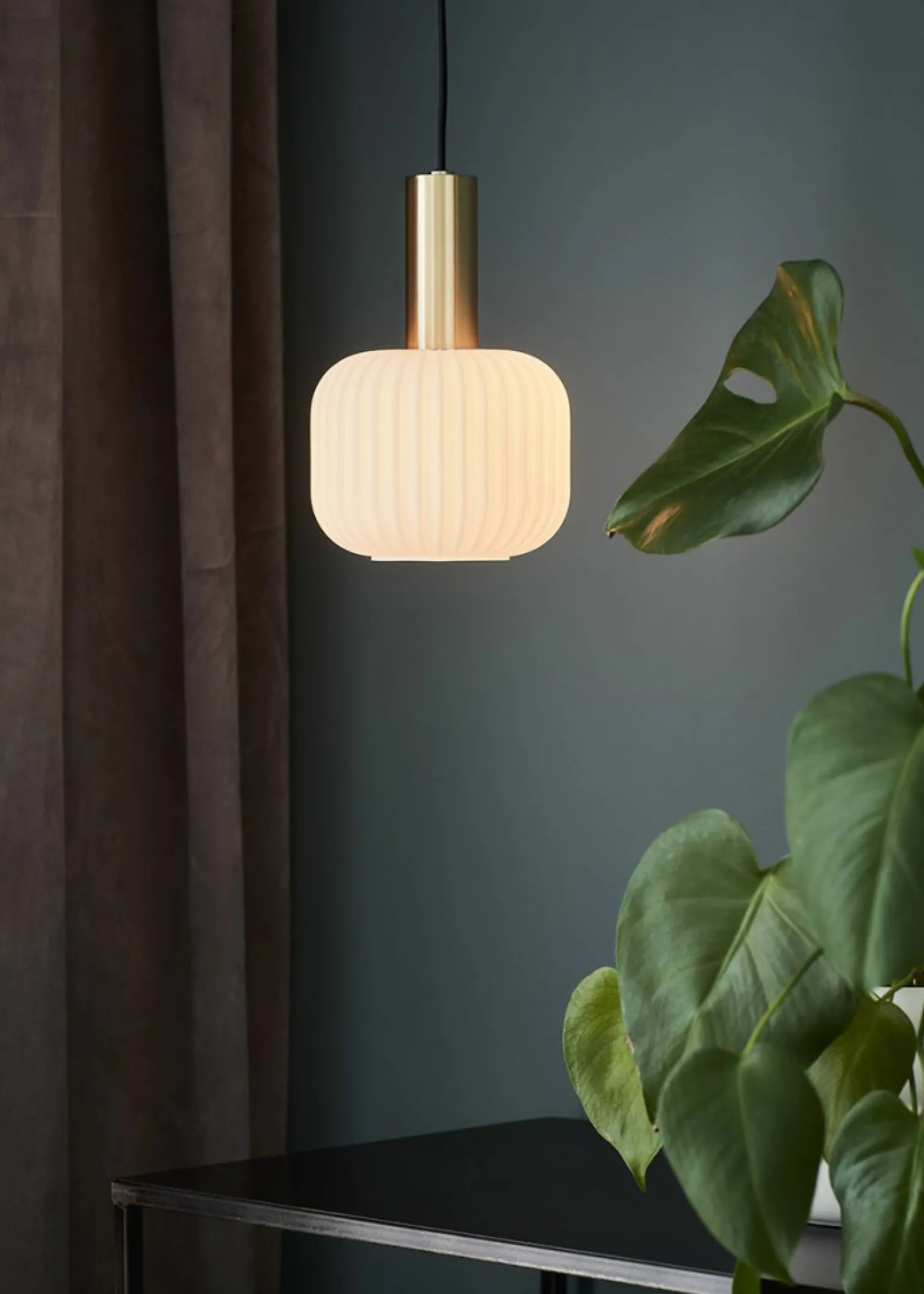 Clearance Lampa wisząca ze złotym ozdobnym elementem 108123 | Kaja Oświetlenie Żyrandole Nowoczesne
