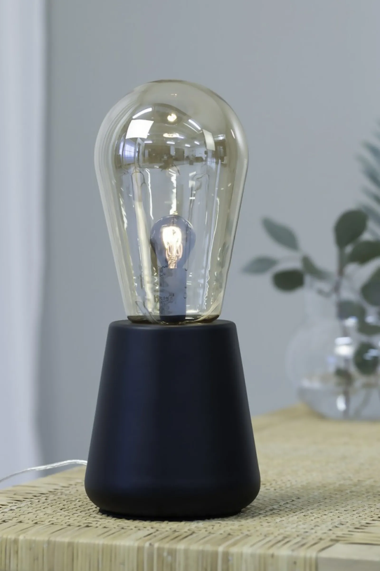 Sklep Kaja Minimalistyczna lampka z odsłoniętą żarówką 108416 z serii BROOKE* Nowoczesne Lampki Stołowe