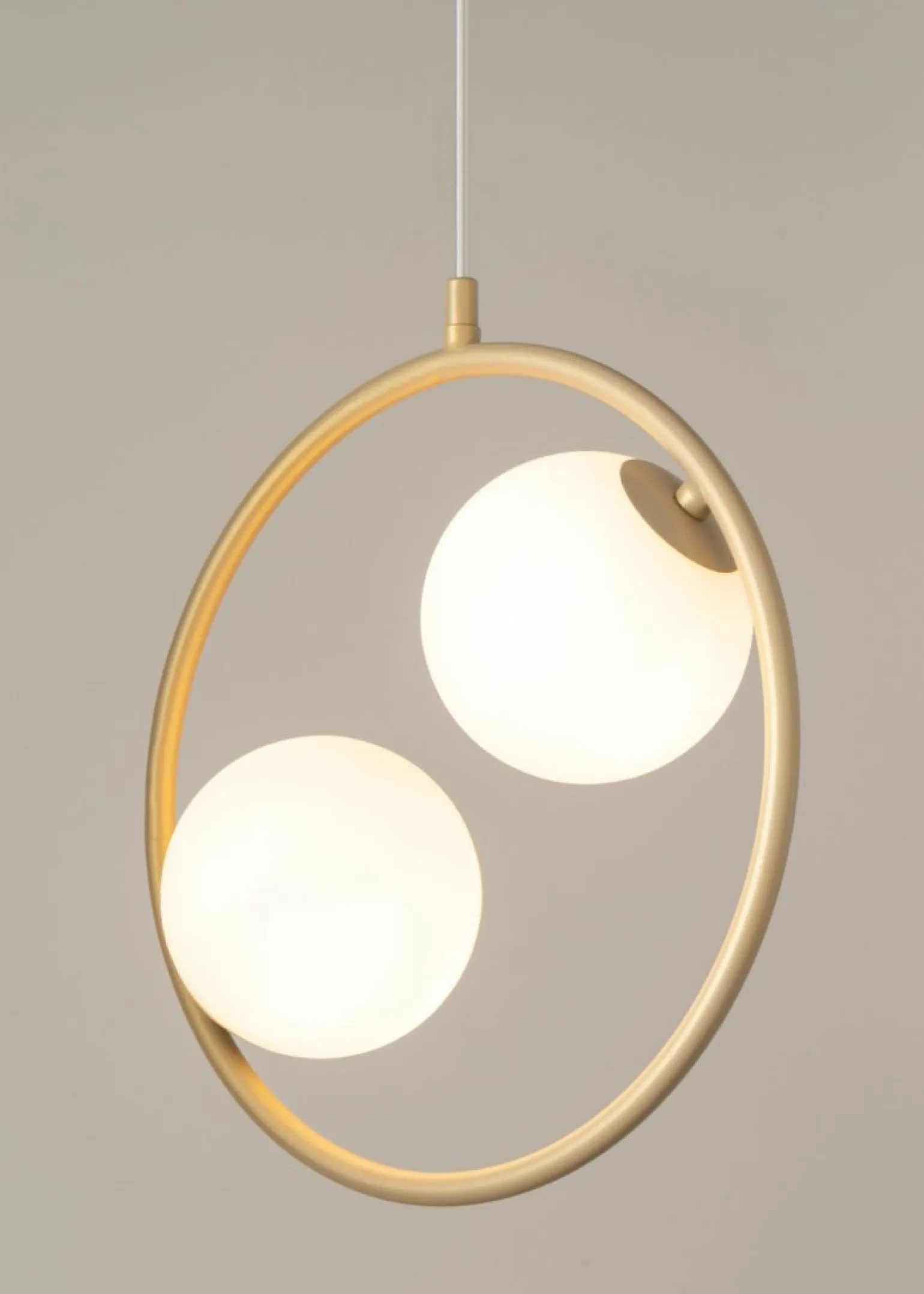 Outlet Pionowa, złota obręcz wisząca z białymi kloszami SIG 33412 AQUA Żyrandole Nowoczesne