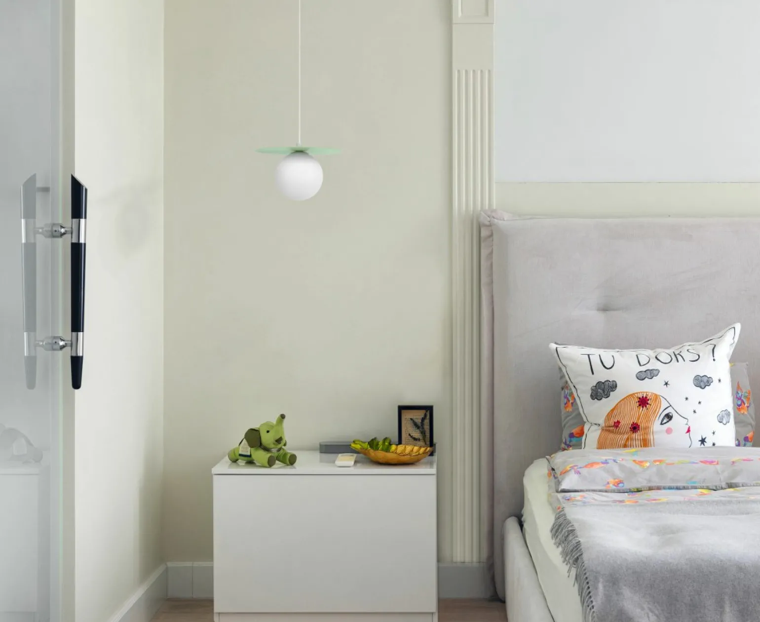 Best Sale Szałwiowa lampa wisząca z białą kulką ⌀10 cm K-5450 z serii ROBIN Żyrandole Nowoczesne